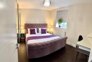 Modern 4-Bedroom Home Near Station, Shops&Schools - Loughton - 8