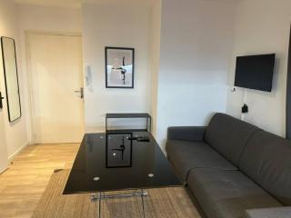 Studio Steps From The Palace, Beach, City Center - Cannes - 3