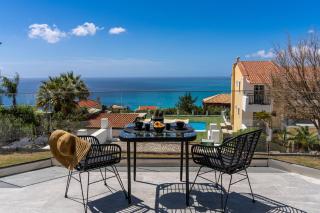 PNOẼ Luxury Apartments - Lourdata - 0