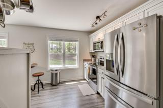 Waterfront Townville Home with Hot Tub and Dock! - Townville - 3