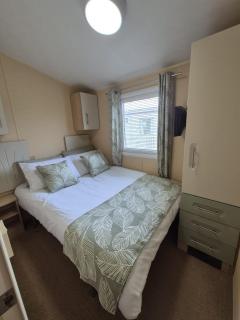 Meadow Lakes 64, pet friendly , WiFi & bed linen - Golden Palm Resort - Meadow Lakes Caravan & Lodge Hire - Chapel Saint Leonards - 4