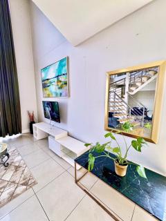 Penthouse Loft & Striking Views - Johannesburg - 9