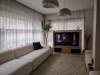 West Somid Luxury Serviced Apartments - 9