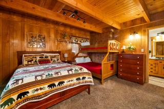 Honey Bear Den - Walk to Ski Slopes 2 Fireplaces, Deck, BBQ - 9
