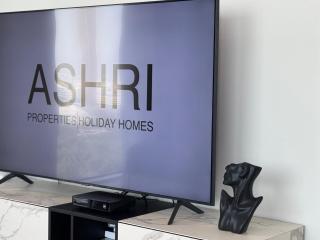 ASHRI Luxe Spacious Apt near Metro, Dubai Frame - 5