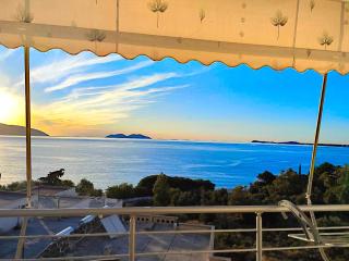 Serenade Hostel Beach Hostal Lungomare - Vlora - 0