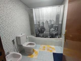 Room with toilet for 6 person - Abu Dhabi - 2