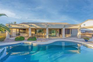 Luxe Pool BBQ & Backyard Paradise - Goodyear - 7