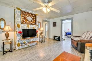 Pet-Friendly Home with Grill and Porch in Martinsville - Martinsville - 9