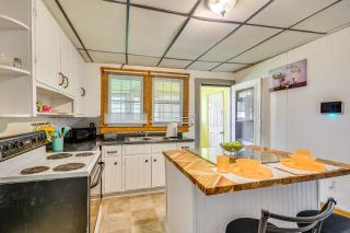 Pet-Friendly Home with Grill and Porch in Martinsville - Martinsville - 8