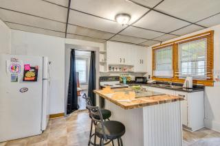 Pet-Friendly Home with Grill and Porch in Martinsville - Martinsville - 4