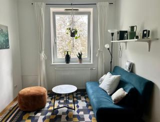 Sonnige Wohnung mit Parkblick nahe Schönbrunn - 0