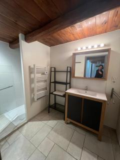 Grand Gîte Confortable en Auvergne - Belle vue - Brousse - 3