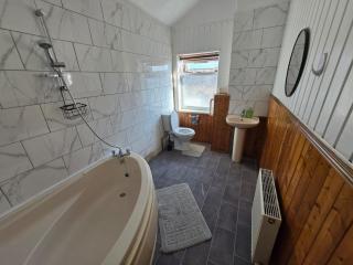 Private Bedrooms at SNL Homes - Birmingham - 9
