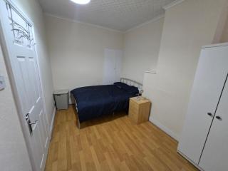 Private Bedrooms at SNL Homes - Birmingham - 6