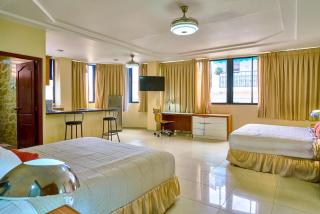 Hotel Libertad at historic main street - Santo Domingo - 7