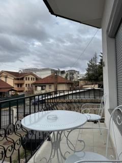 House with Fireplace & Jacuzzi - Skopje - 4