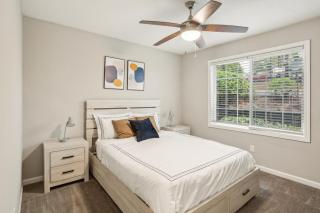 Crest At East Cobb 1812e Comfort Spacious 2bd 2bt - Marietta - 0