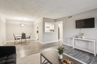 Crest at East Cobb 1812E Comfort spacious 2Bd 2Bt - 4