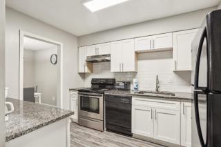 Crest At East Cobb 1812e Comfort Spacious 2bd 2bt - Marietta - 2