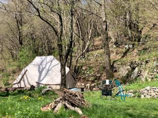 Grande Tente Tipi en pleine forêt - Burzet - 0