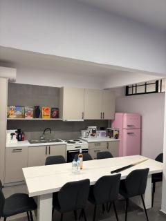 Rock n Roll apartment, downtown - 6