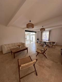 Maison de charme Piscine & grand jardin - Travaillan - 0