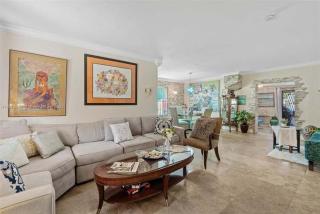 Paradise Luxe Waterfront Pool Home, Modern, Near Best Beachs Shopping,Hard Rock Casino Fun - Hallandale Beach - 8