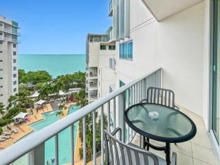 '10-A' Coral Sea Apartment - 2BR 2Bth Pool Gym WiFi - Cairns - 9