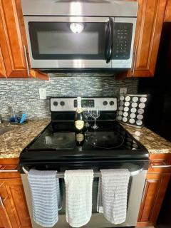 Iconic 3BD Home Mins From the Beach Pompano FL - Pompano Beach - 4