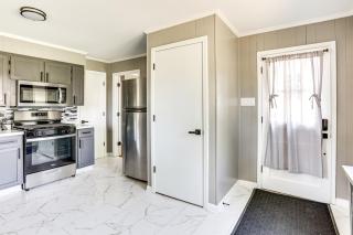 12 Mi to BlueOval City Tennessee Getaway! - 1