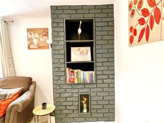 5 Bedroom Detached Hse, 102 sq mtrs, with 2 Bathrooms, 3 Toilets and Free Parking - Hemel Hempstead - 5