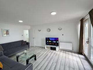 Amazing Riverview 3Bedrooms, 2Bathrooms, Balcony, Parking - Londra - 1