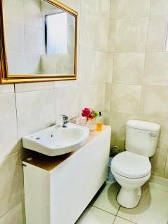 Executive Galaxy Guest House Nkowankowa Extension 2 - 1