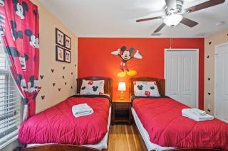 2820-5-RC-Impeccable corner lot home - 5