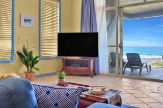 Absolute Beachfront l Couples Getaway - Blue Bay - 7