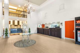 Best Western Plus Villa Del Lago Inn Patterson - Patterson - 8