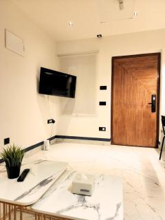 Stylish Comfort Near Airport, bus and train - Chennai - 9