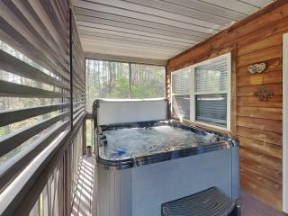 Hilltop Hideaway - Gatlinburg - 7