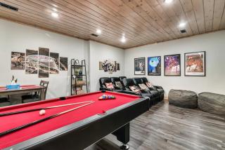 New Luxury Vacation Home Cabin in Smoky Gatlinburg - Theater Room - 6