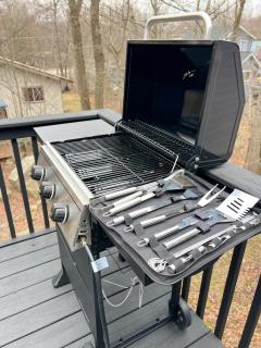 Newly renovated home, firepit, game room, grill - 8