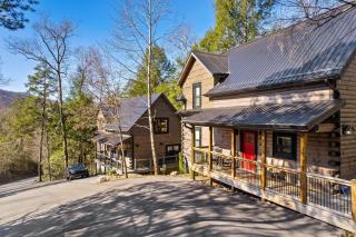New Luxury Vacation Home Cabin in Smoky Gatlinburg - Theater Room - Gatlinburg - 4
