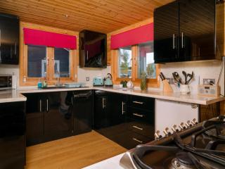 Beautiful 2-bedroom apartment with lake view - - 8