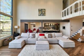 Sauna and Dock Castle House on Private Beach! - - 6