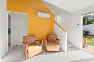 Beach Haven - Gorgeous 2 Bedroom Townhouse Opposite the Beach - Kingston Beach - 0