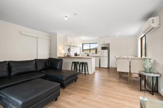 Jan Juc Living - Coastal Escape for 6 - Torquay - 4