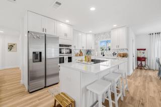 Luxury Family Cottage Near Beach Perfect for Holidays - Bradenton - 2