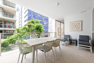 Riverside 2BR Apt with Amazing Rooftop Pool & Parking - Brisbane - 6