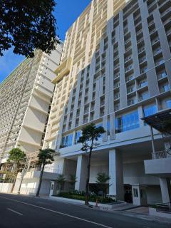 Condo Suite 1 Bedroom McKinley West Taguig City - Manila - 0