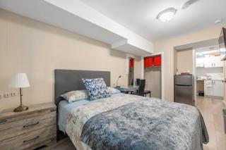 Orchid House near Vancouver YVR Airport - 6